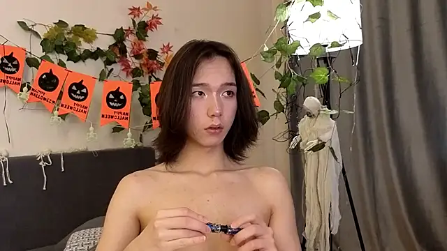 Snapshot of okerriella chatting on 11/03/25, 02:13 okerriella online show from 11/03/25, 02:13