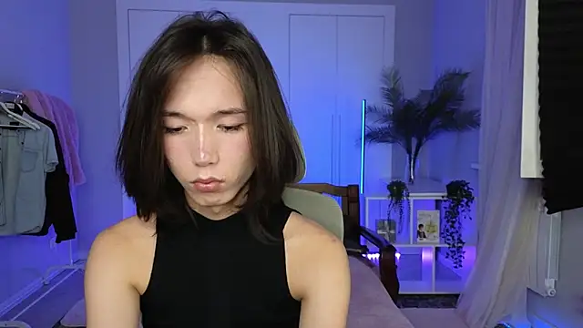 Snapshot of okerriella chatting on 11/21/25, 07:23 okerriella online show from 11/21/25, 07:23