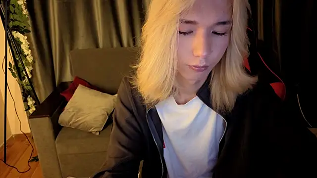 Snapshot of okerriella chatting on 01/10/26, 01:46 okerriella online show from 01/10/26, 01:46