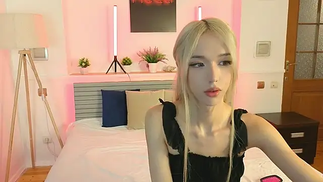 Snapshot of okerriella chatting on 04/24/26, 07:33 okerriella online show from 04/24/26, 07:33