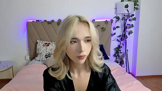 Snapshot of okerriella chatting on 06/05/26, 09:59 okerriella online show from 06/05/26, 09:59
