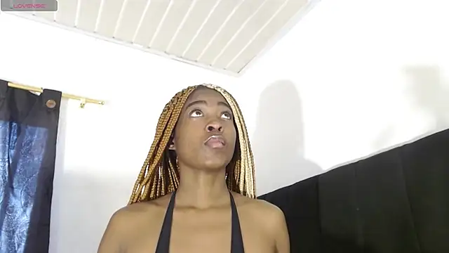 Snapshot of AdrianaCampbelll chatting on 09/21/25, 03:35 AdrianaCampbelll online show from 09/21/25, 03:35