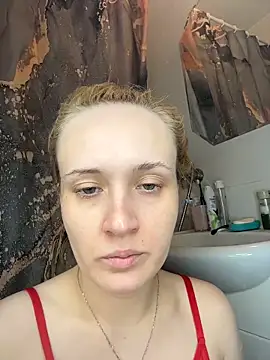 KiraBerht online show from 11/22/25, 09:14