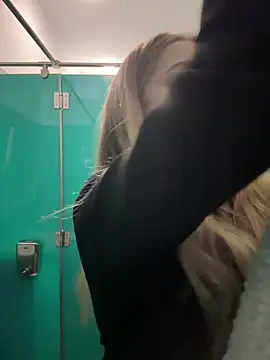 BabyAnais online show from 11/05/25, 01:22