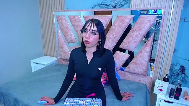 Niina Sissy online show from 12/18/25, 06:30