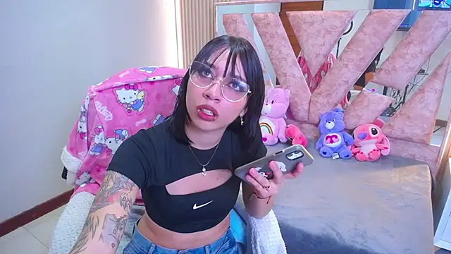 Niina Sissy online show from 12/23/25, 04:54