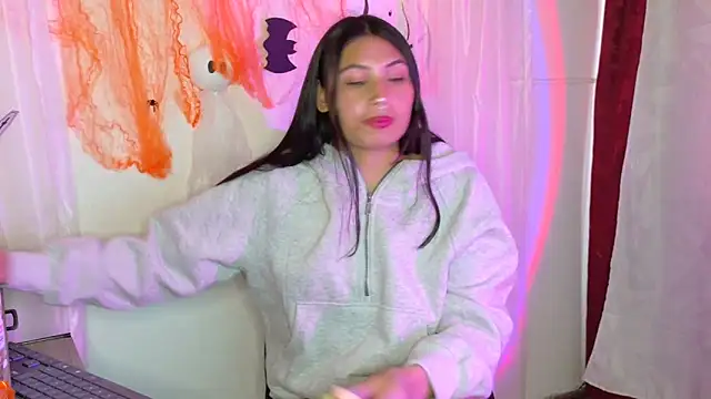 Snapshot of Linda_andrew chatting on 10/22/25, 07:13 Linda andrew online show from 10/22/25, 07:13