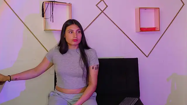 Snapshot of Linda_andrew chatting on 11/13/25, 06:51 Linda andrew online show from 11/13/25, 06:51