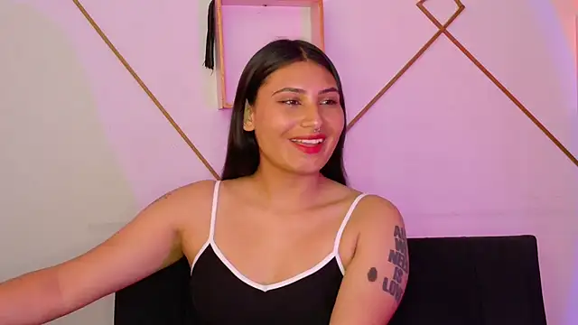 Snapshot of Linda_andrew chatting on 12/04/25, 05:10 Linda andrew online show from 12/04/25, 05:10