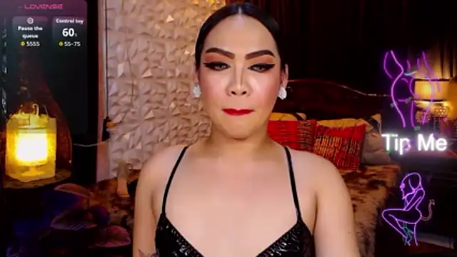 GODDESSHUGECOCKANDREA online show from 04/23/26, 06:32