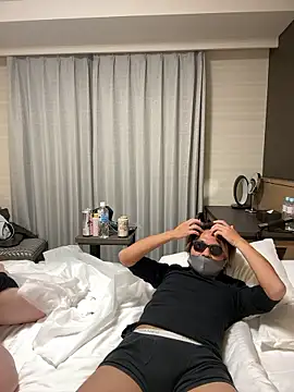 POMUPOMUPURIN2 online show from 11/28/25, 11:13