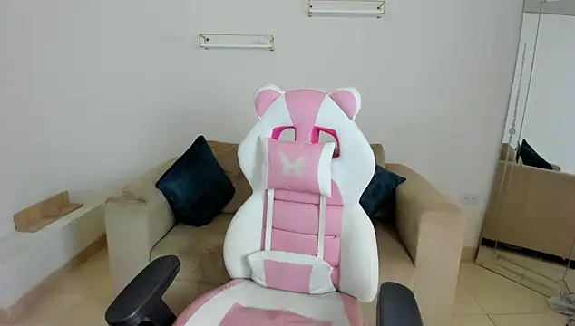 april smiith online show from 01/12/26, 12:21