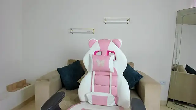 april smiith online show from 02/10/26, 12:09