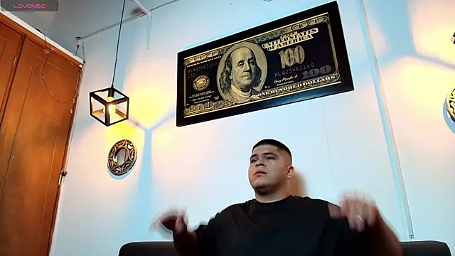 naomi campbel  online show from 02/06/26, 08:34