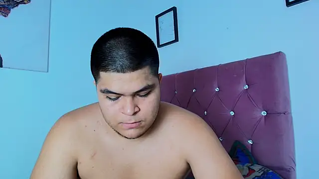 naomi campbel  online show from 02/12/26, 08:26