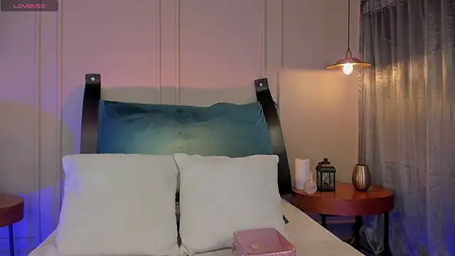 NaishaFord 1 online show from 10/25/25, 01:35