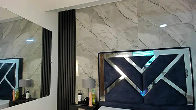 Megan Sweetas online show from 11/06/25, 04:41