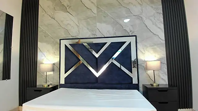 Megan Sweetas online show from 12/02/25, 08:37