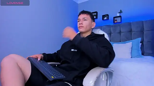 Thomas moon online show from 12/05/25, 12:58