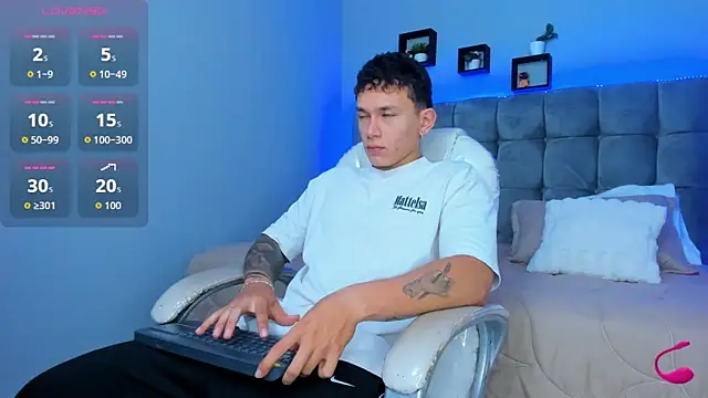 Thomas moon online show from 12/15/25, 12:31