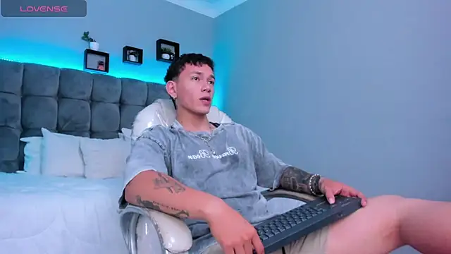 Thomas moon online show from 02/03/26, 12:21