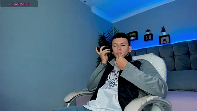 Thomas moon online show from 04/16/26, 02:29