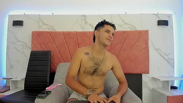 Snapshot of HellAndDante_ chatting on 12/16/25, 05:18 HellAndDante online show from 12/16/25, 05:18