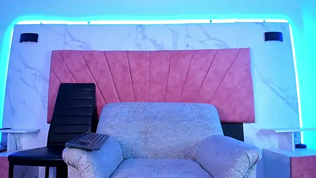 Snapshot of HellAndDante_ chatting on 12/22/25, 02:08 HellAndDante online show from 12/22/25, 02:08