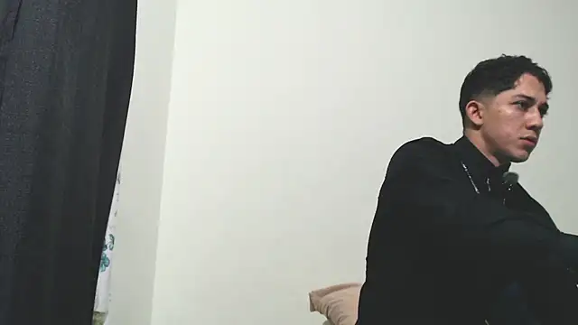 Snapshot of Penelope77 chatting on 10/24/25, 06:21 Penelope77 online show from 10/24/25, 06:21