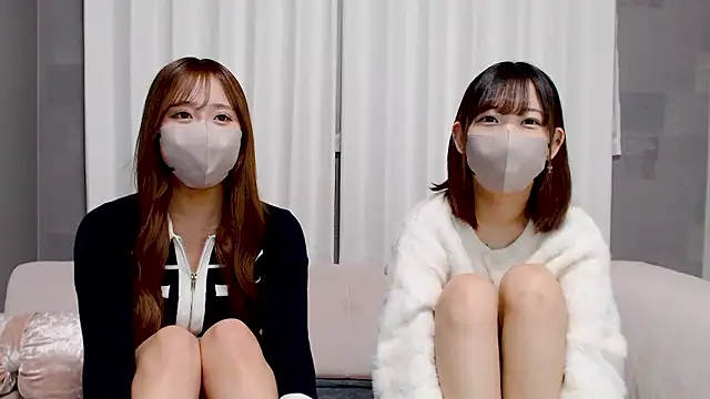  YUI CHAN  online show from 11/24/25, 11:32