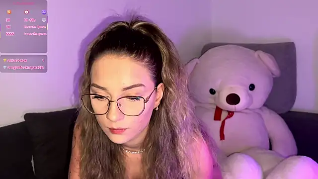 ScarlettSmithX online show from 11/17/25, 08:14