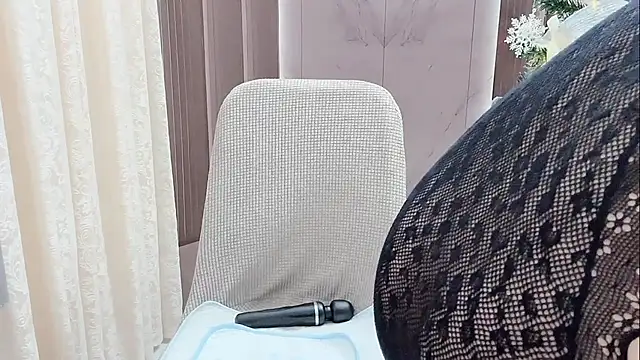 Snapshot of Shenlly chatting on 12/14/25, 01:22 Shenlly online show from 12/14/25, 01:22