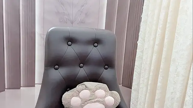 Shenlly online show from 04/25/26, 01:19