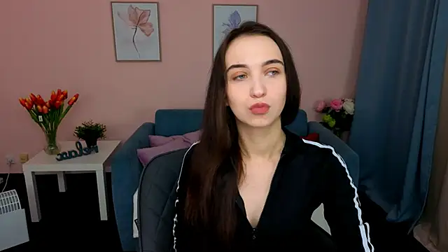 EllaSteele online show from 10/19/25, 08:53