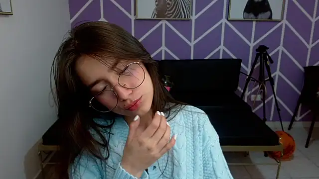 Adhara Kitten online show from 11/08/25, 01:11