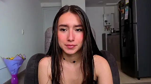 Adhara Kitten online show from 04/23/26, 01:35