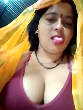 Snapshot of Hot_komal1 chatting on 05/18/26, 10:26 Hot komal1 online show from 05/18/26, 10:26