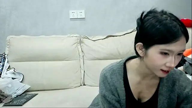 xiaoLI-2025 online show from 10/26/25, 02:56