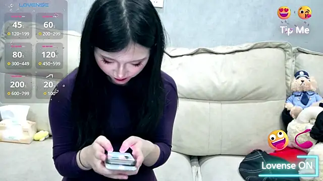 xiaoLI-2025 online show from 04/20/26, 03:26