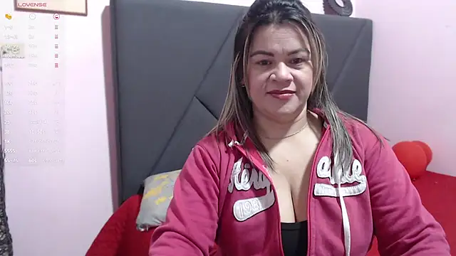 pamela echeverria online show from 10/01/25, 10:21