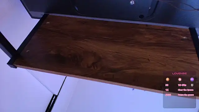 Terraelowen online show from 10/29/25, 11:12