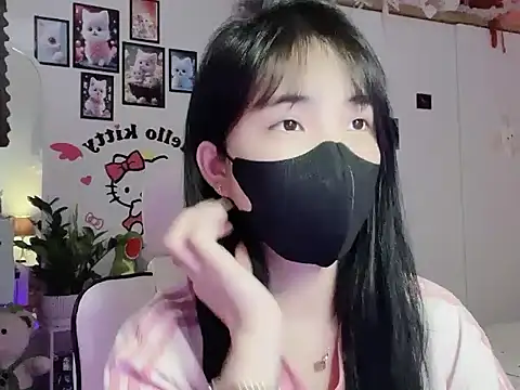 keelinnn19 online show from 10/13/25, 03:56