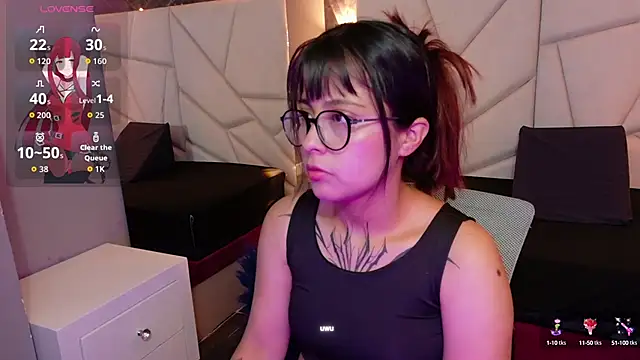 sophiaa 7 online show from 10/12/25, 12:04