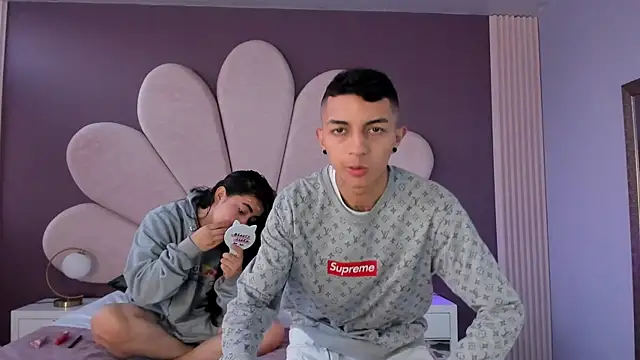 NickandAbby  online show from 10/24/25, 11:39