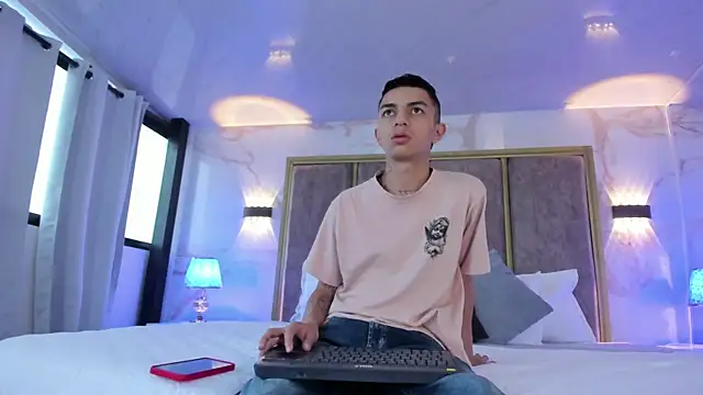 NickandAbby  online show from 04/11/26, 07:18