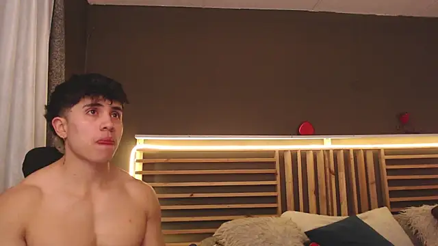 PaulEvens online show from 12/16/25, 01:27