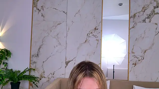 SweetyLicky online show from 04/10/26, 03:28