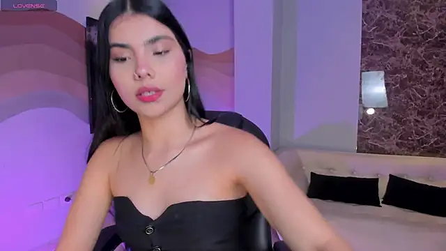 MiaLaurence online show from 11/29/25, 07:17