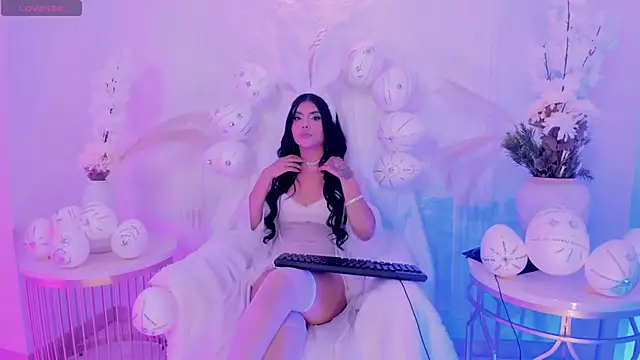 MiaLaurence online show from 04/06/26, 09:16