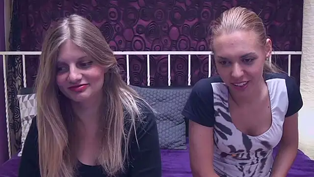 Snapshot of BlondeWitches chatting on 09/23/25, 10:46 BlondeWitches online show from 09/23/25, 10:46